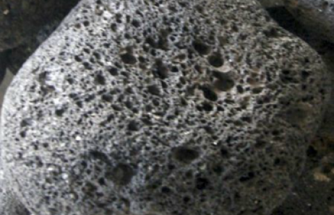 0574-Black Lava (Tumbled)